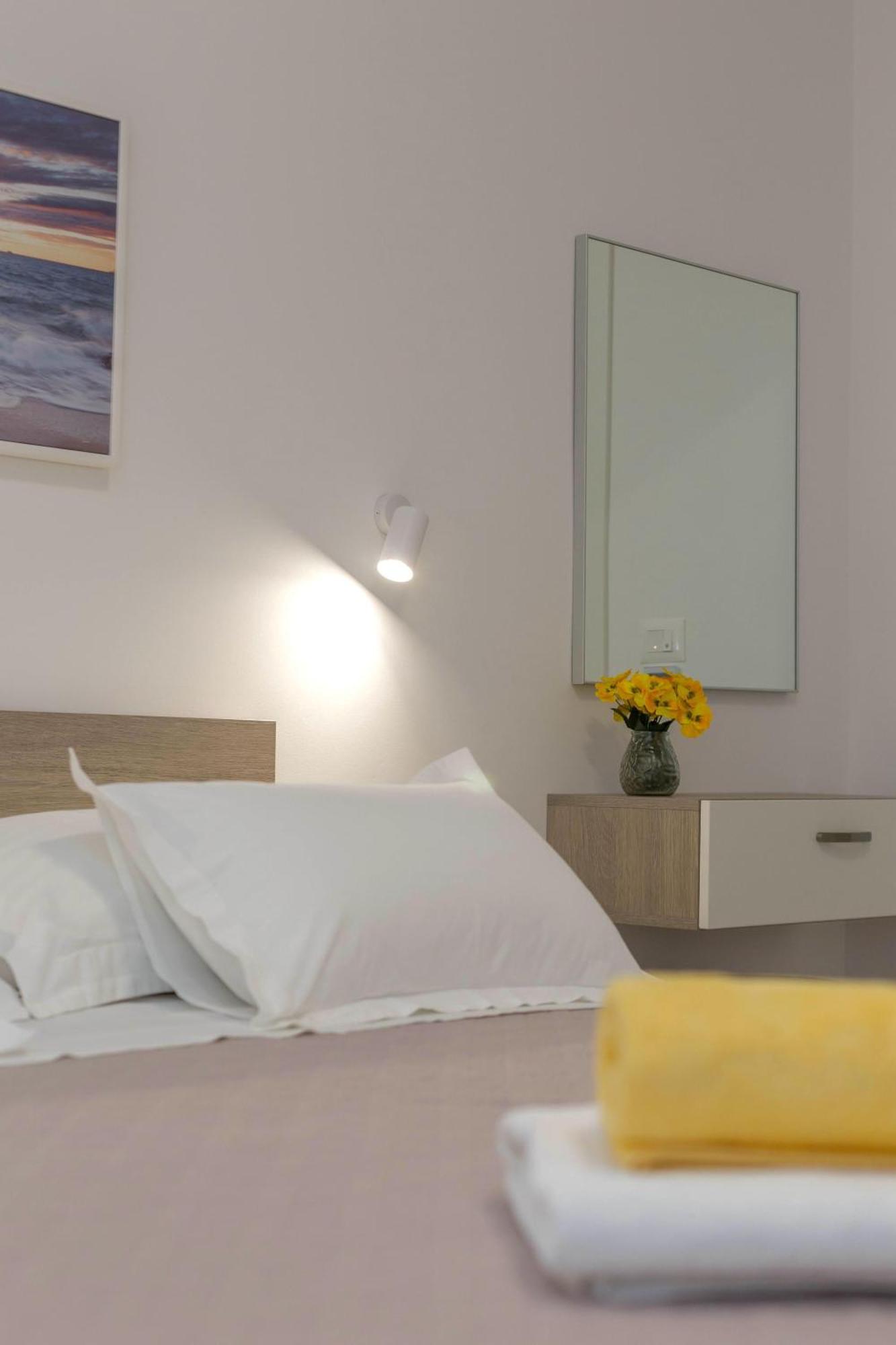 Apartments Tatjana Dominis Hvar Town Habitación foto
